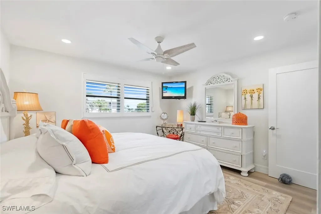 1910 Gulf Shore Boulevard N Naples FL 34102
