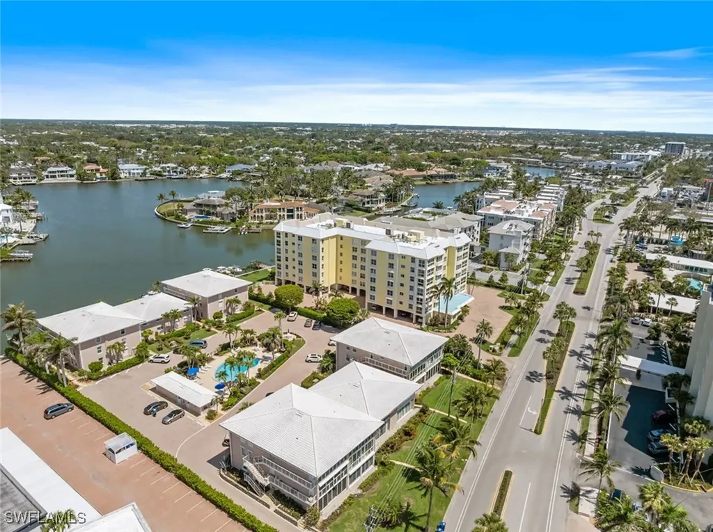 1910 Gulf Shore Boulevard N Naples FL 34102