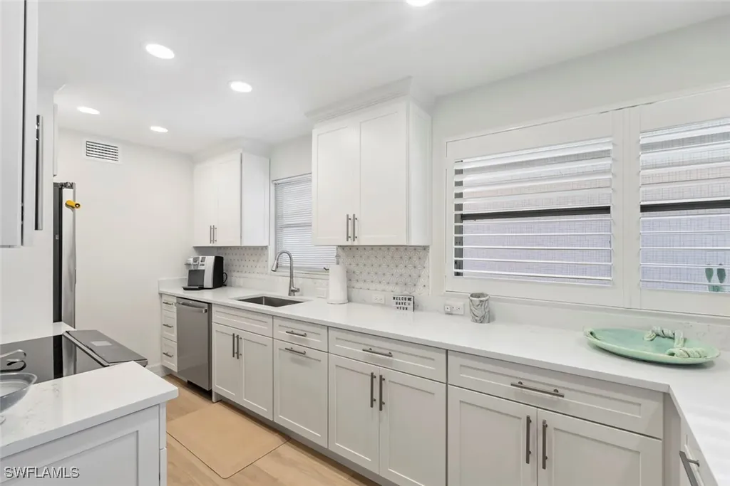1910 Gulf Shore Boulevard N Naples FL 34102