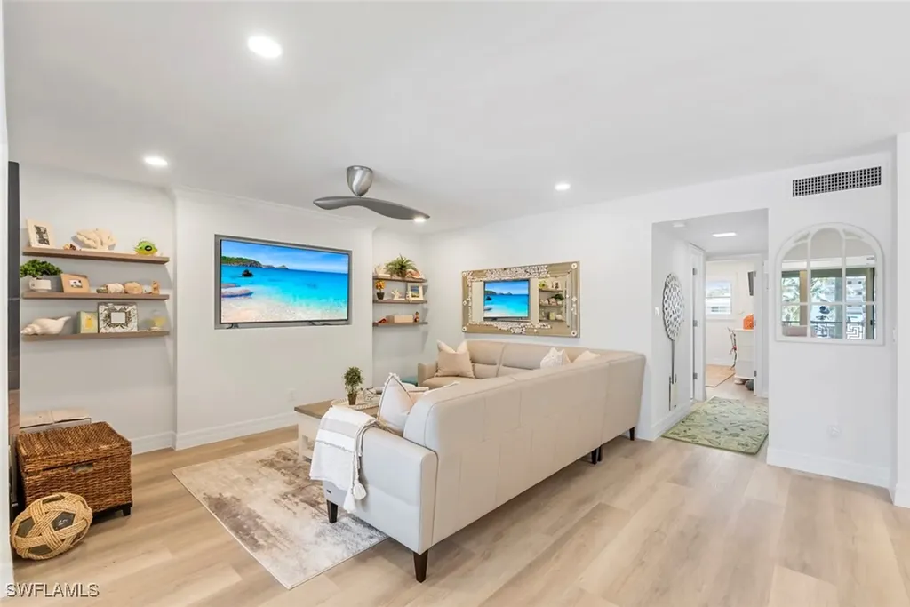 1910 Gulf Shore Boulevard N Naples FL 34102