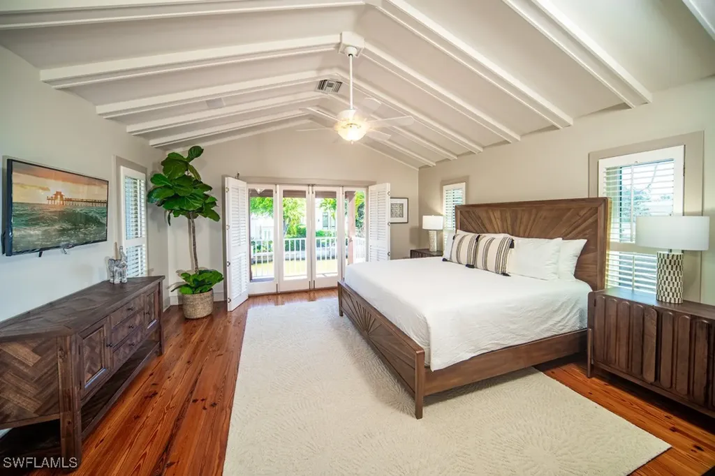 374 14th Avenue S Naples FL 34102