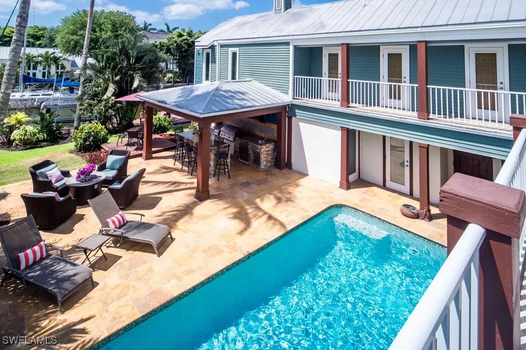 374 14th Avenue S Naples FL 34102