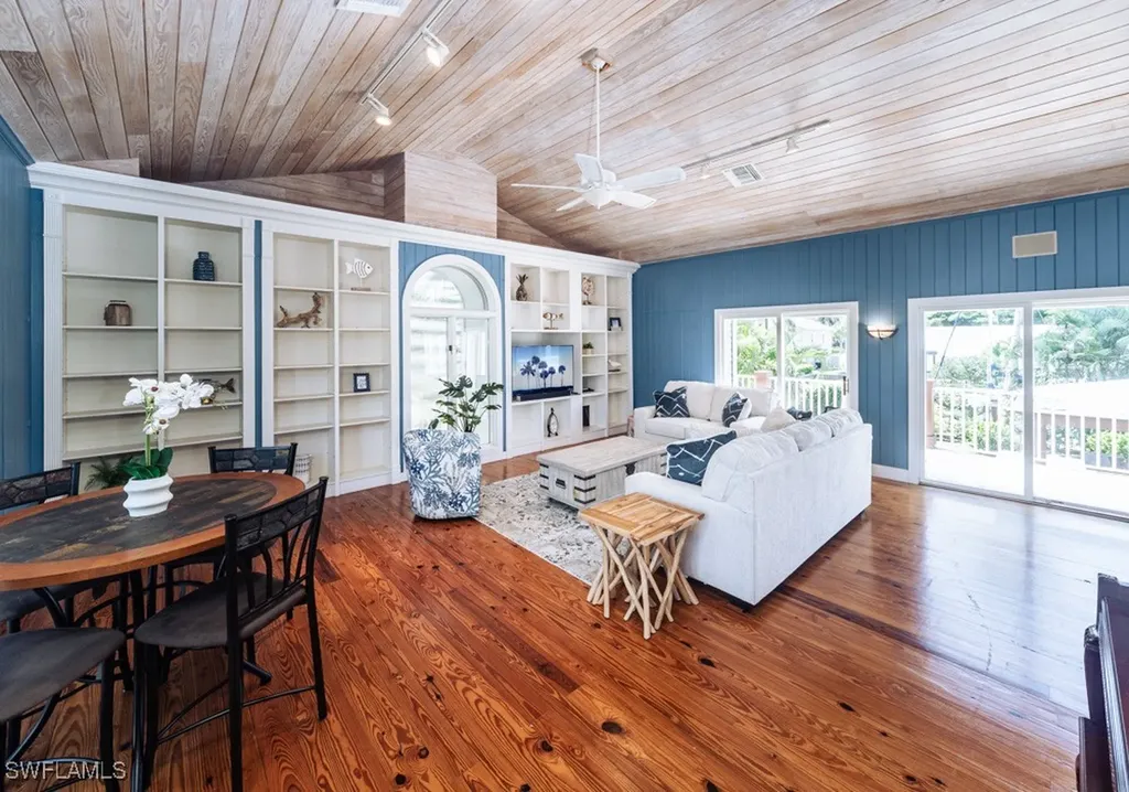 374 14th Avenue S Naples FL 34102