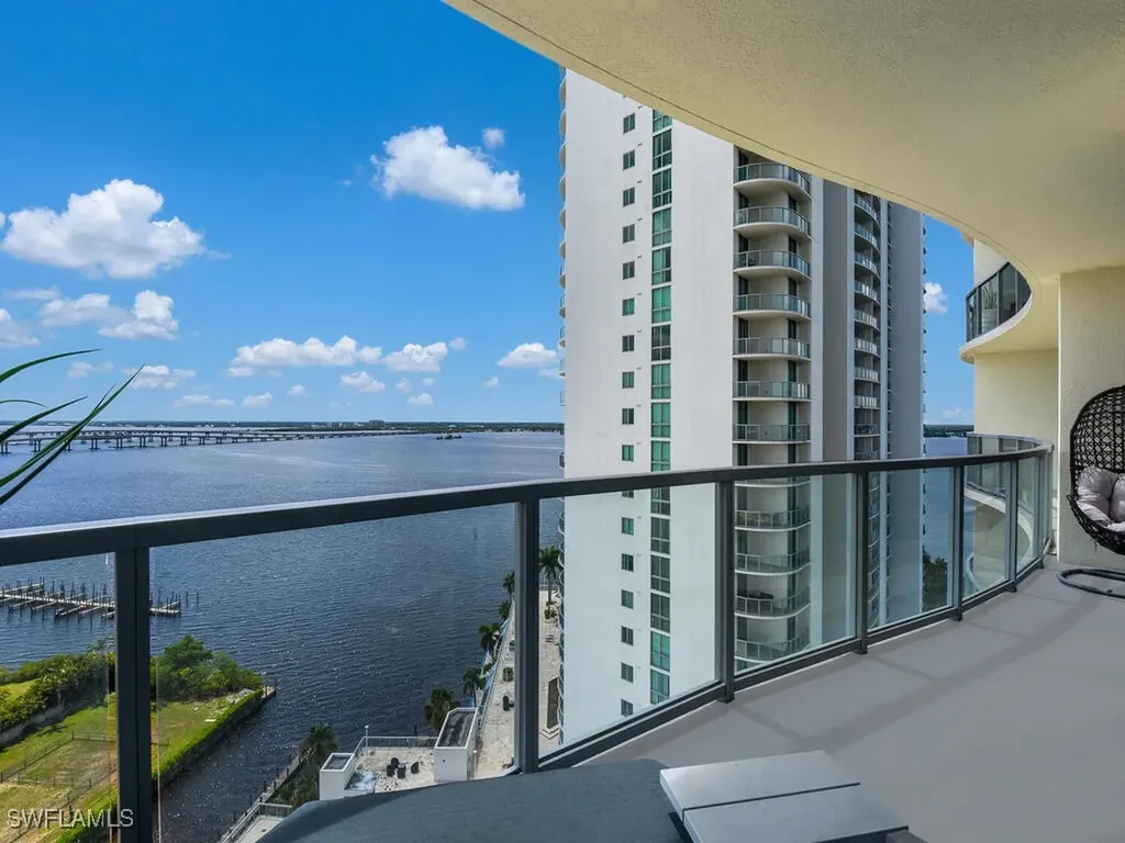 3000 Oasis Grand Boulevard Fort Myers FL 33916
