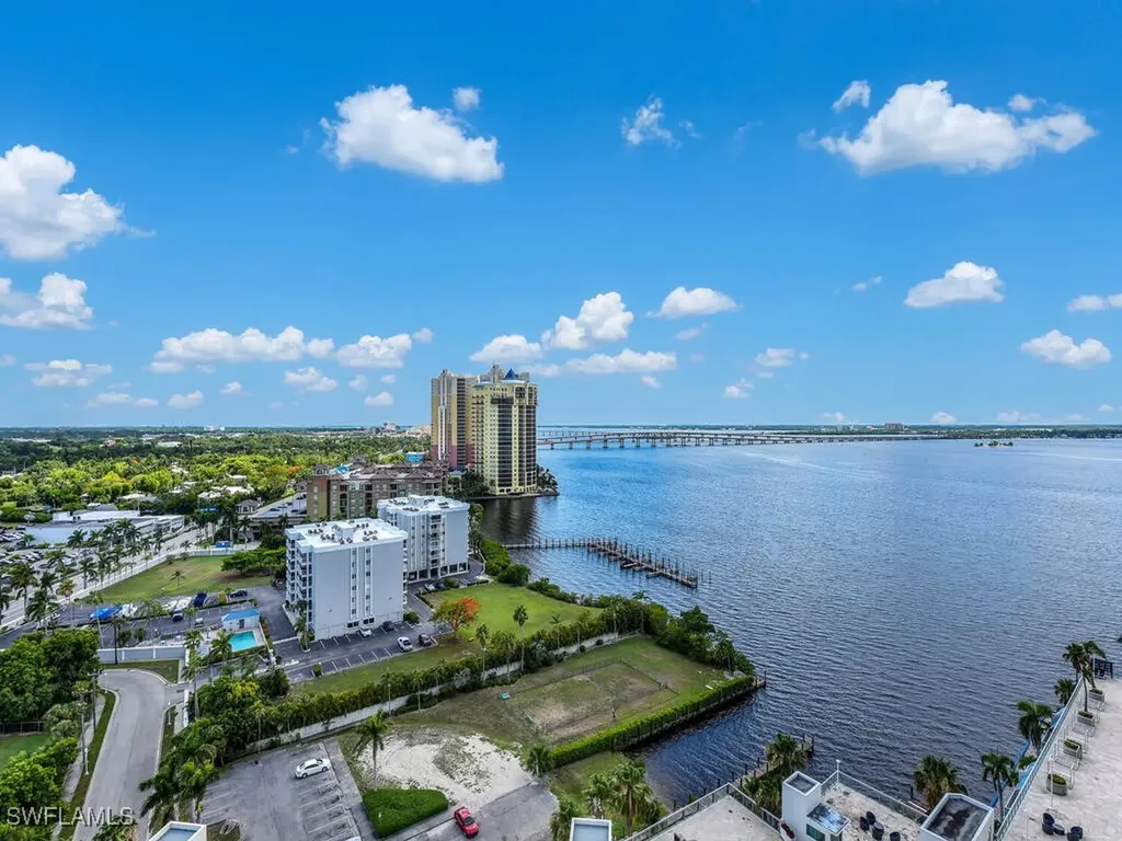 3000 Oasis Grand Boulevard Fort Myers FL 33916