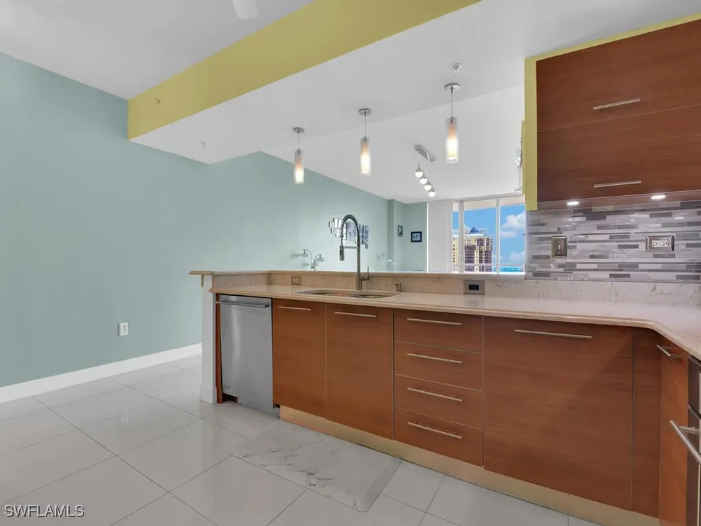 3000 Oasis Grand Boulevard Fort Myers FL 33916