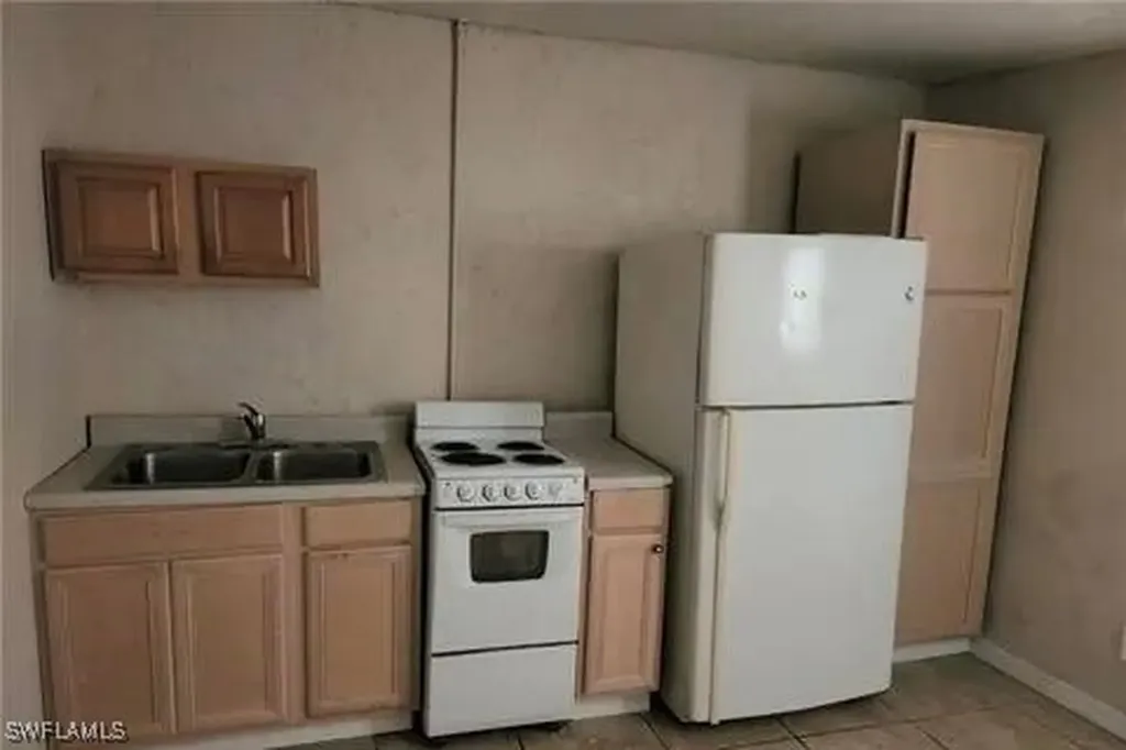 5640 4th Avenue Fort Myers FL 33907