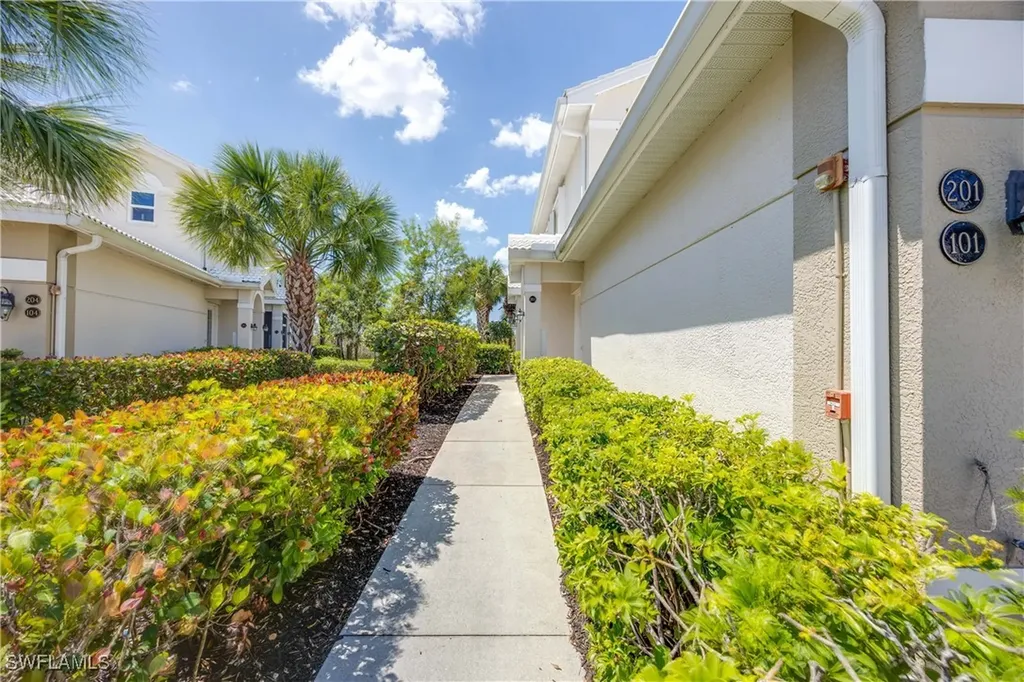 4685 Hawks Nest Way Naples FL 34114