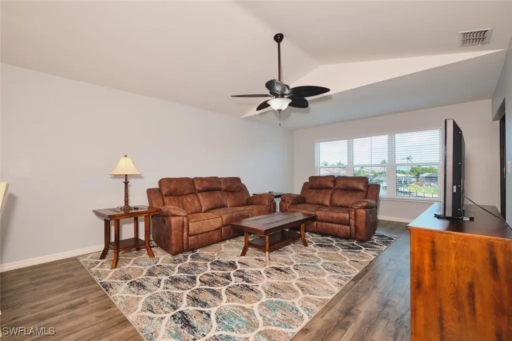 1124 SW 48th Terrace Cape Coral FL 33914