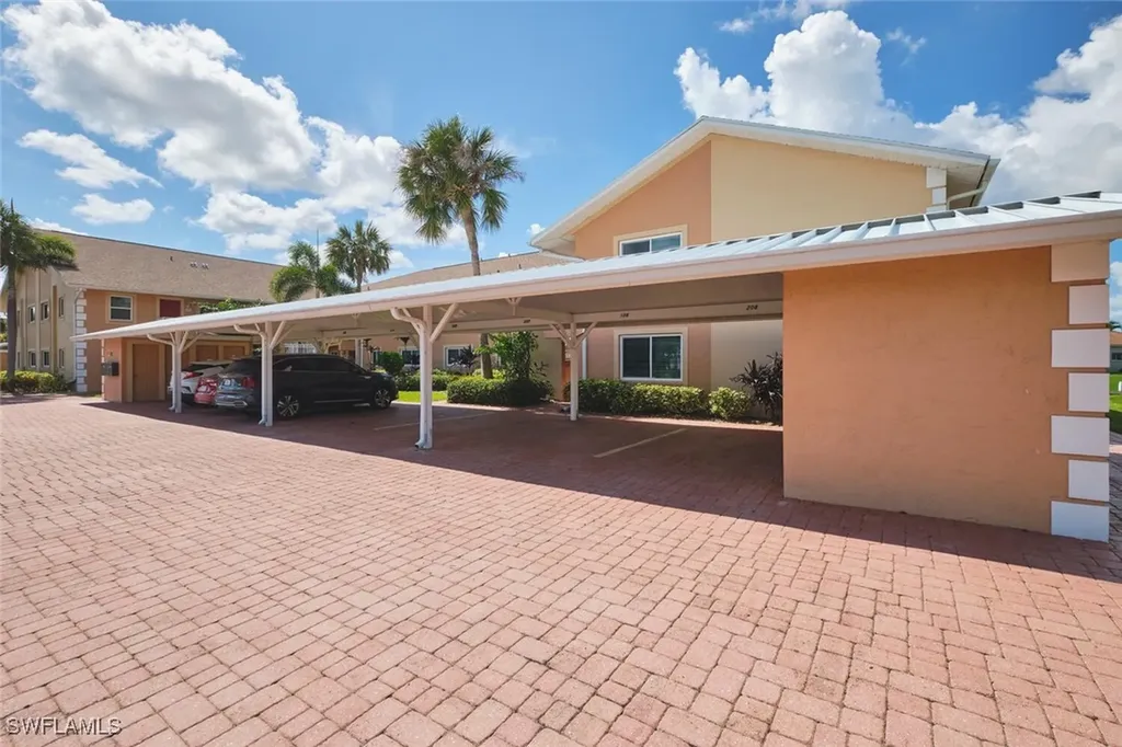 1124 SW 48th Terrace Cape Coral FL 33914