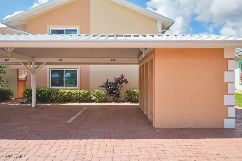 1124 SW 48th Terrace Cape Coral FL 33914