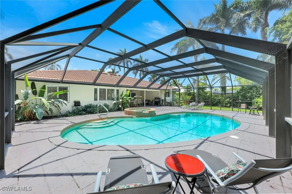 725 Old Trail Drive Naples FL 34103
