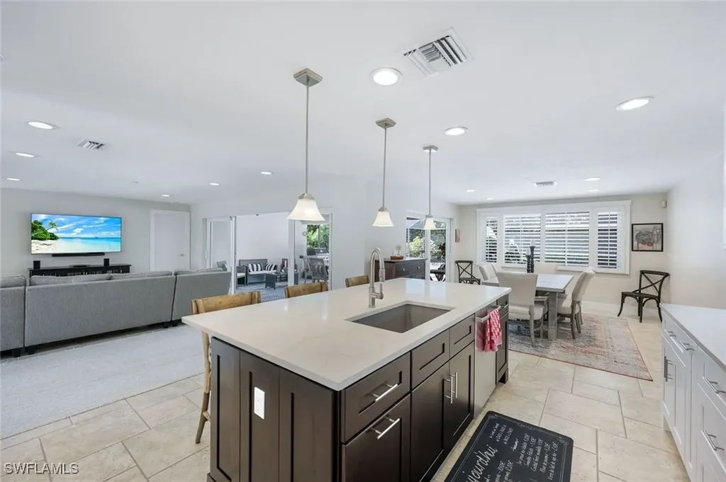 725 Old Trail Drive Naples FL 34103