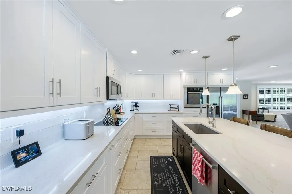 725 Old Trail Drive Naples FL 34103