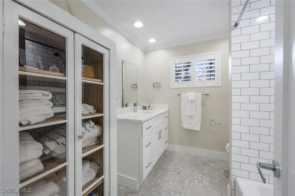 725 Old Trail Drive Naples FL 34103