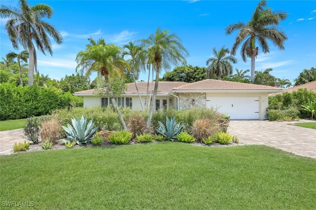 725 Old Trail Drive Naples FL 34103