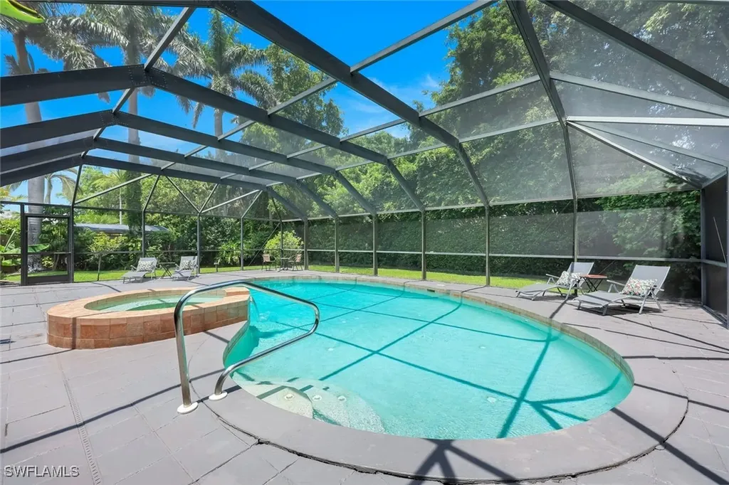725 Old Trail Drive Naples FL 34103