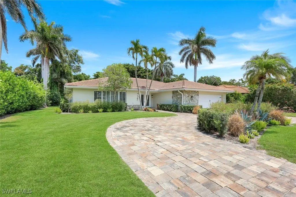 725 Old Trail Drive Naples FL 34103