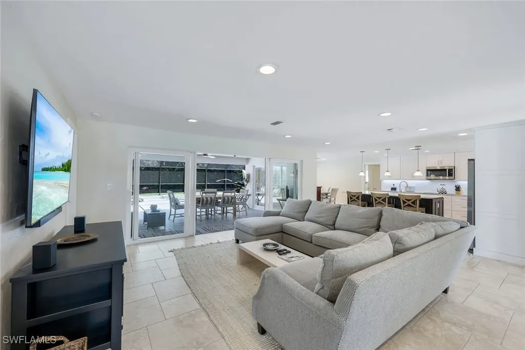 725 Old Trail Drive Naples FL 34103