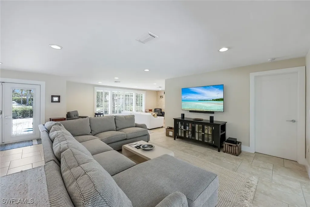 725 Old Trail Drive Naples FL 34103