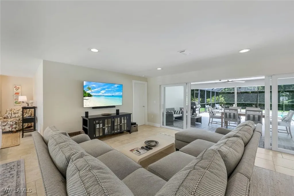 725 Old Trail Drive Naples FL 34103