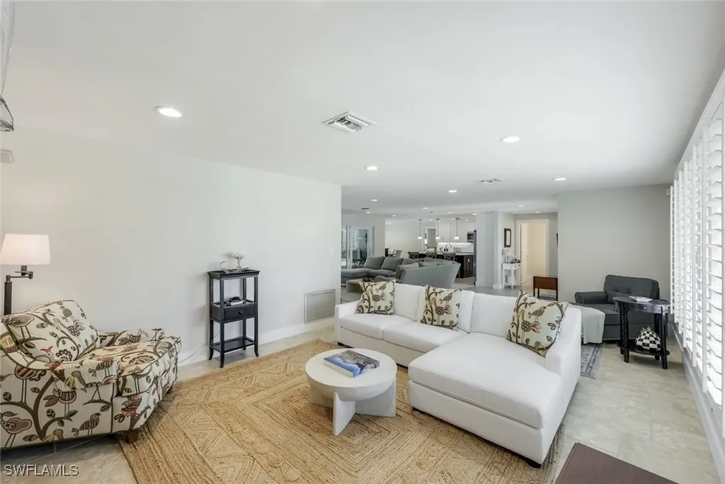 725 Old Trail Drive Naples FL 34103