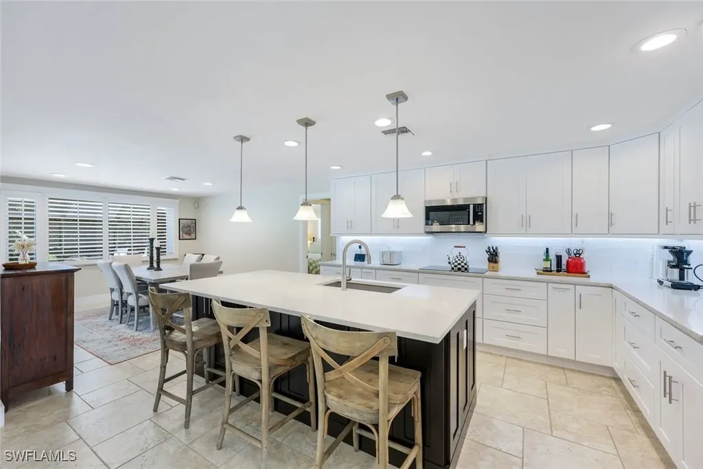725 Old Trail Drive Naples FL 34103