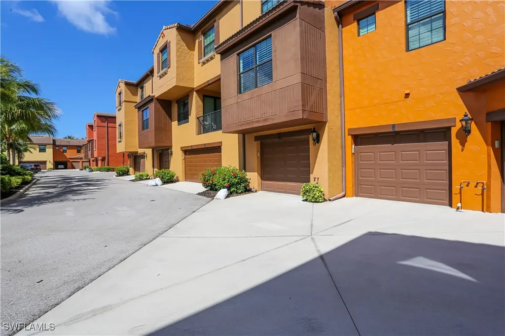 9082 Capistrano Street N Naples FL 34113