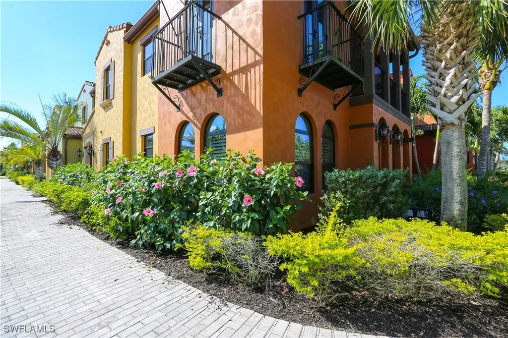 9082 Capistrano Street N Naples FL 34113
