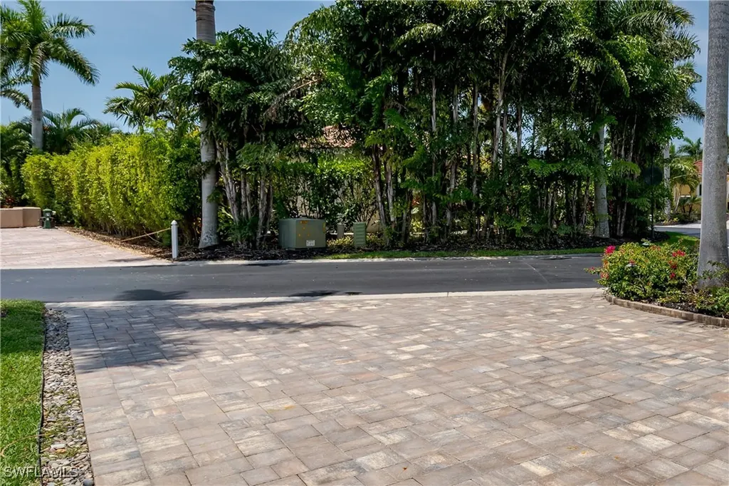 13615 Snook Circle Naples FL 34114