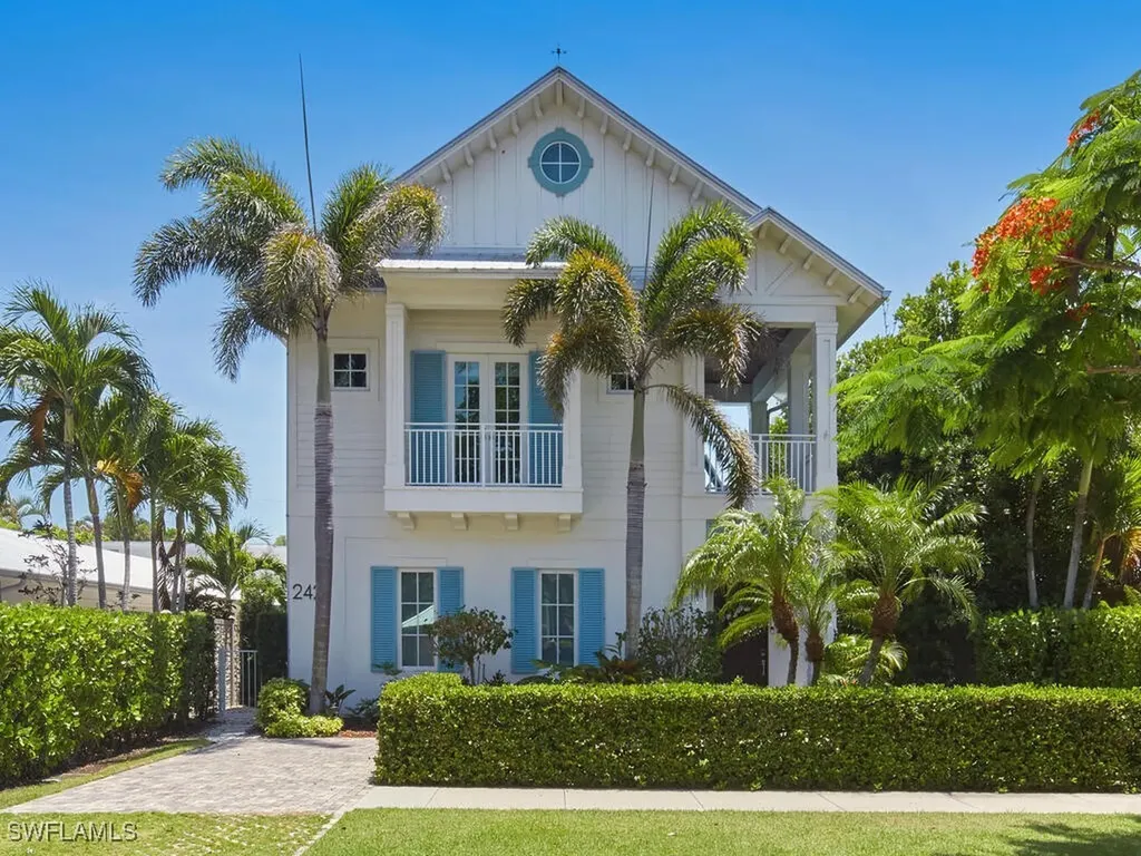 242 2nd Avenue S Naples FL 34102