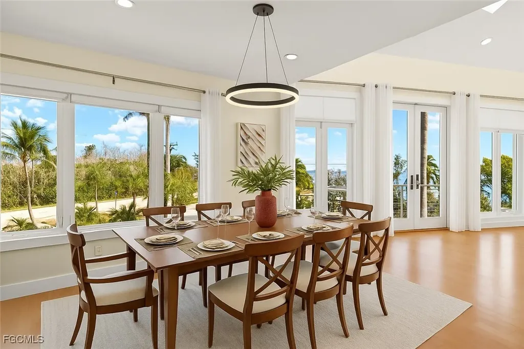 1581 San Carlos Bay Drive Sanibel FL 33957