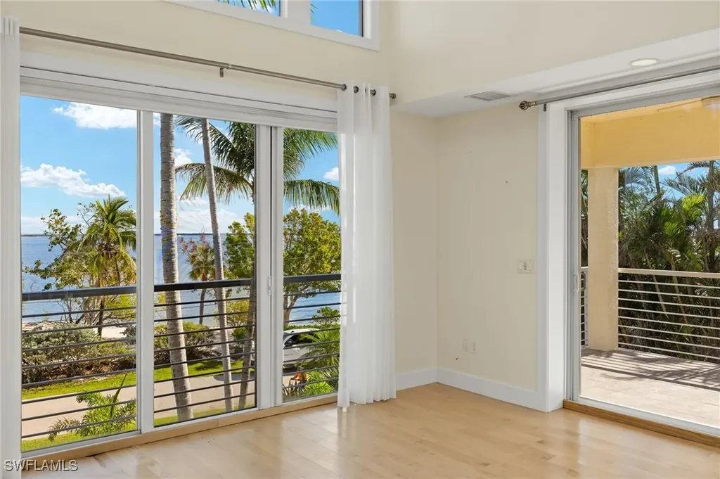 1581 San Carlos Bay Drive Sanibel FL 33957