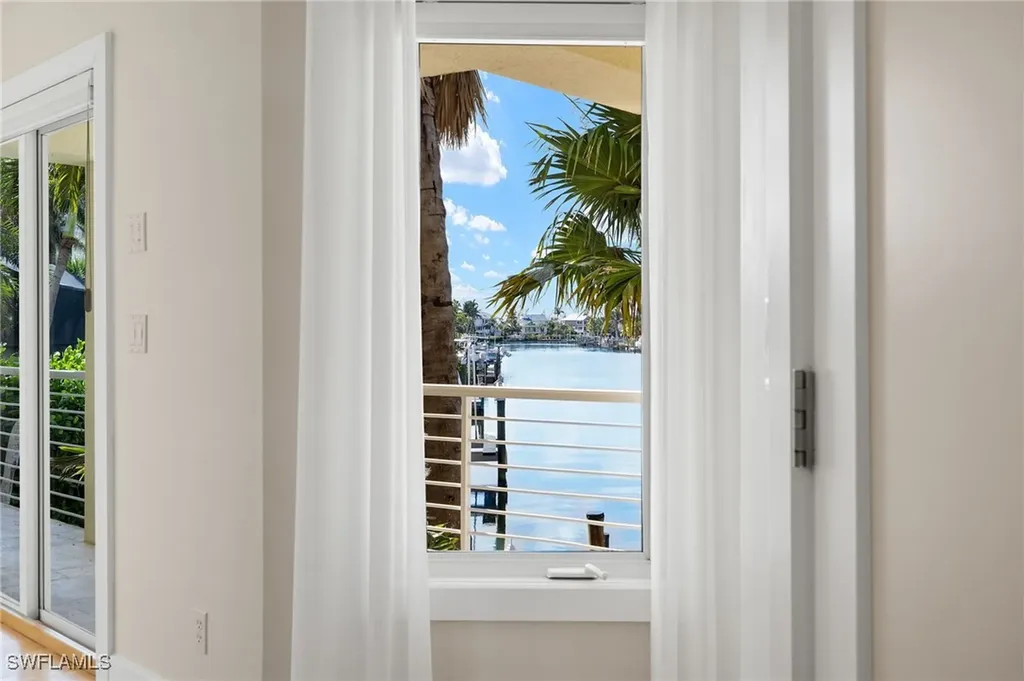 1581 San Carlos Bay Drive Sanibel FL 33957