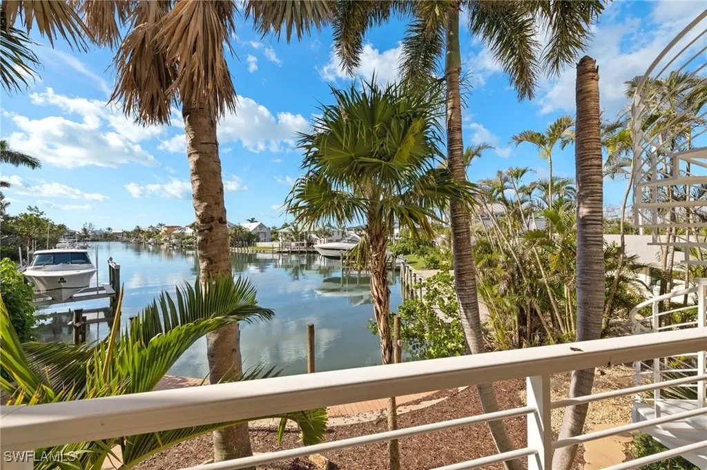 1581 San Carlos Bay Drive Sanibel FL 33957