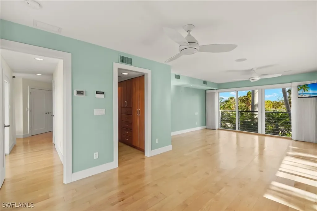 1581 San Carlos Bay Drive Sanibel FL 33957