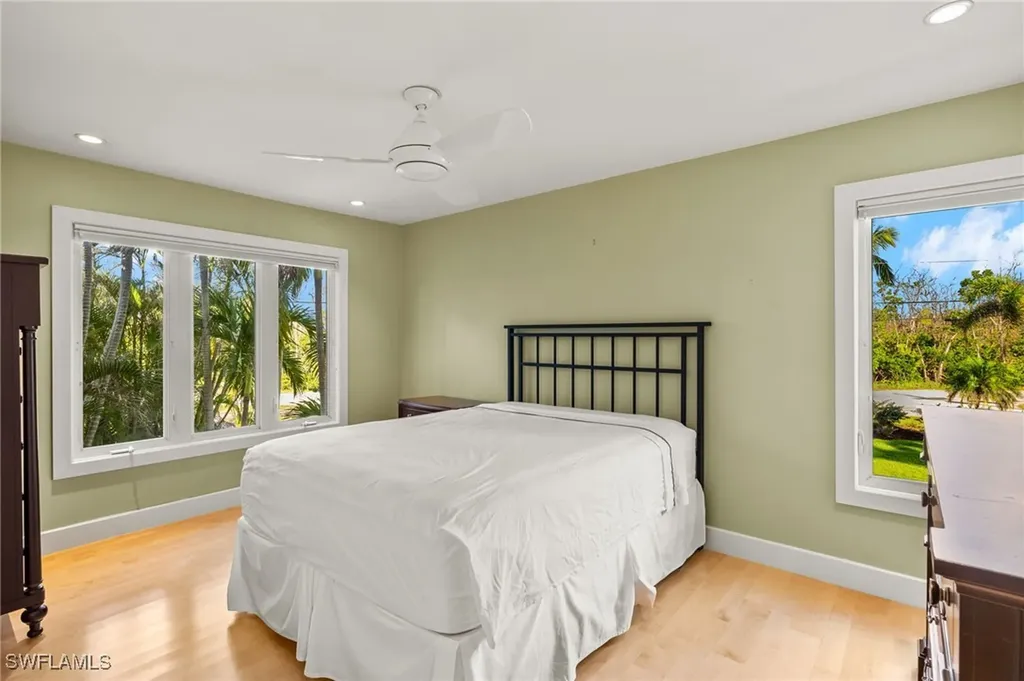 1581 San Carlos Bay Drive Sanibel FL 33957