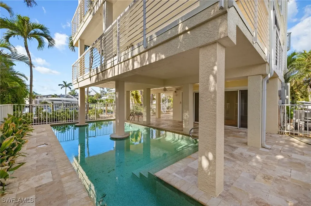 1581 San Carlos Bay Drive Sanibel FL 33957