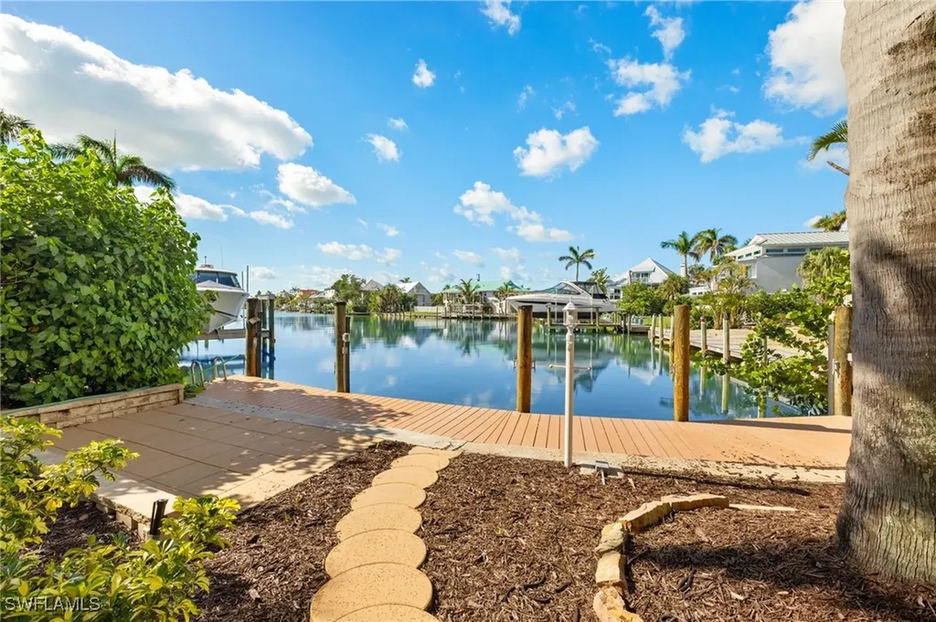 1581 San Carlos Bay Drive Sanibel FL 33957