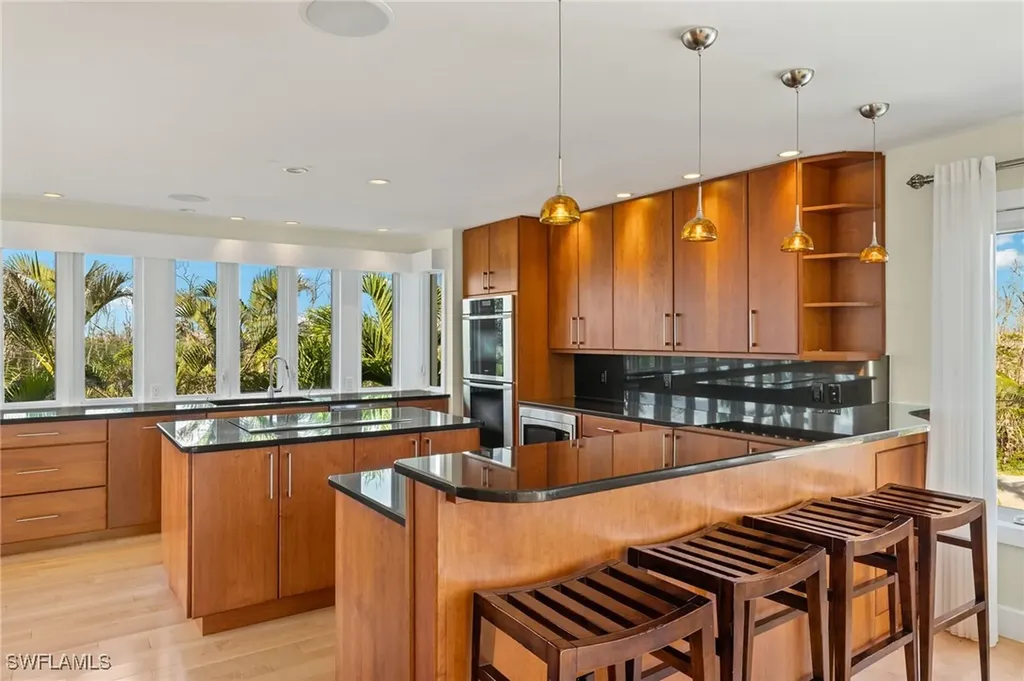 1581 San Carlos Bay Drive Sanibel FL 33957