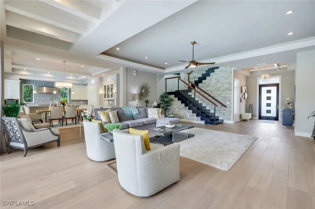 875 Wedge Drive Naples FL 34103