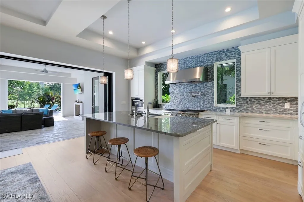875 Wedge Drive Naples FL 34103