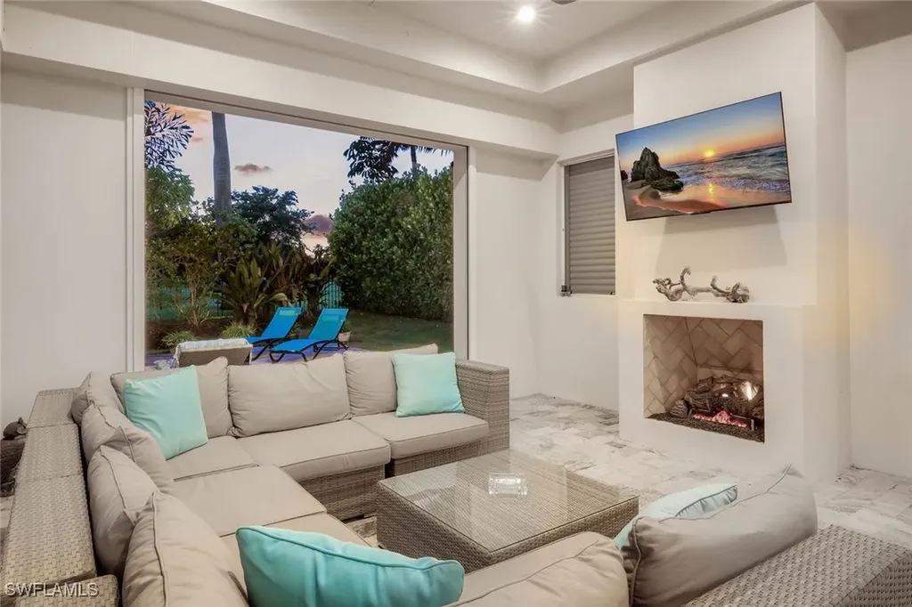 875 Wedge Drive Naples FL 34103
