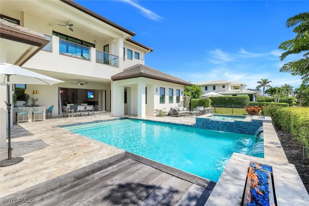 875 Wedge Drive Naples FL 34103