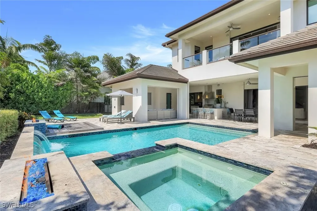 875 Wedge Drive Naples FL 34103
