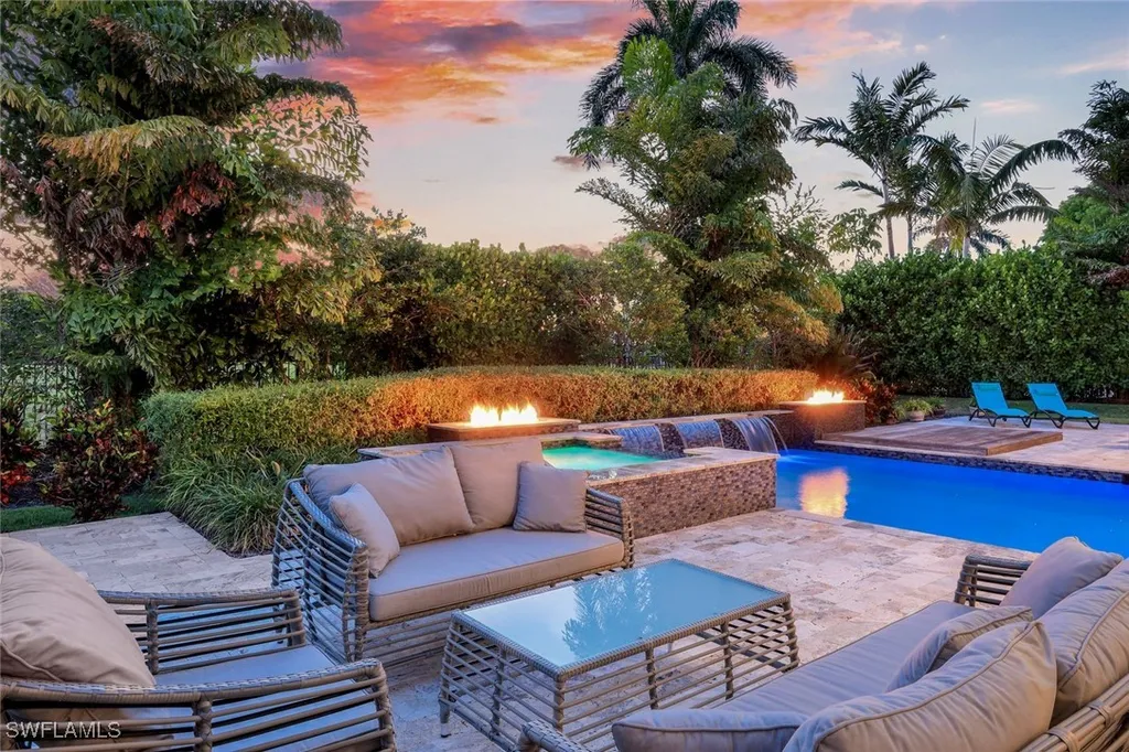 875 Wedge Drive Naples FL 34103