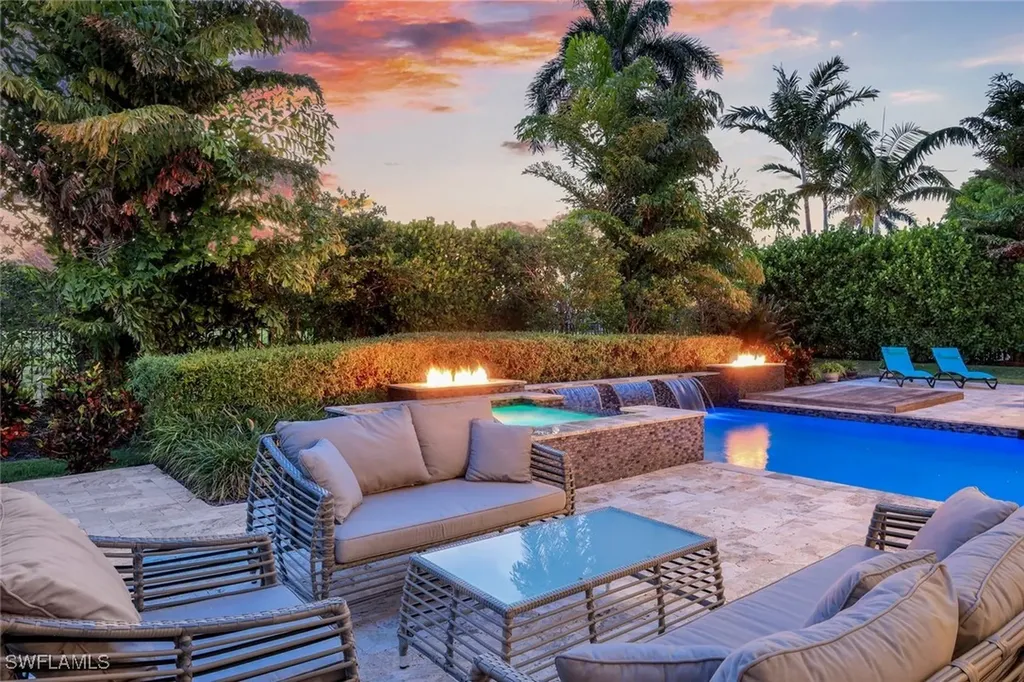 875 Wedge Drive Naples FL 34103