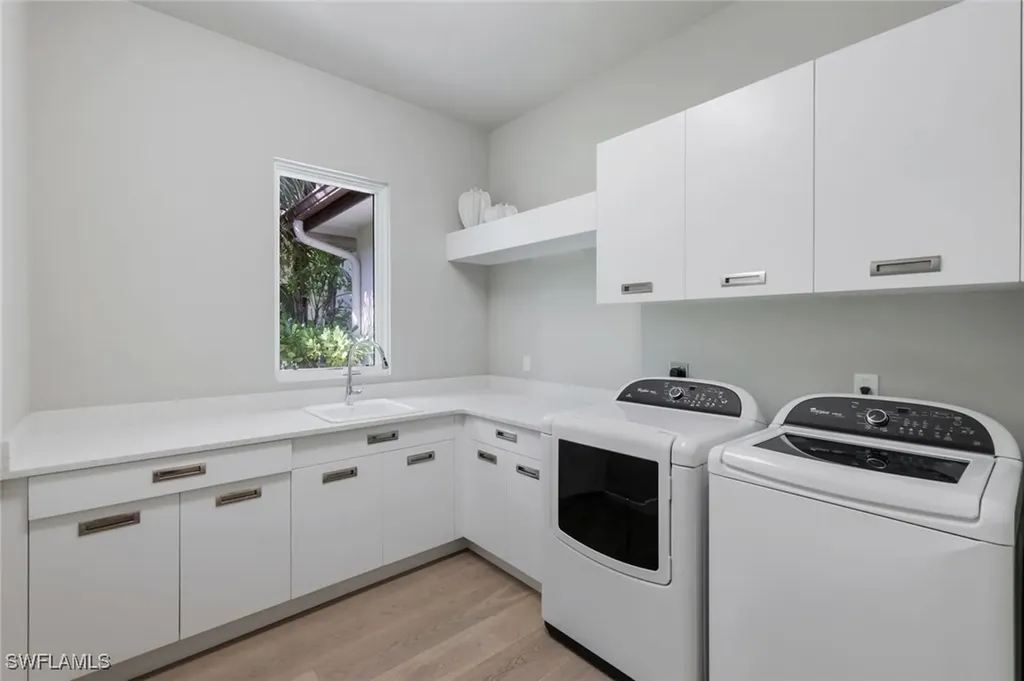 875 Wedge Drive Naples FL 34103