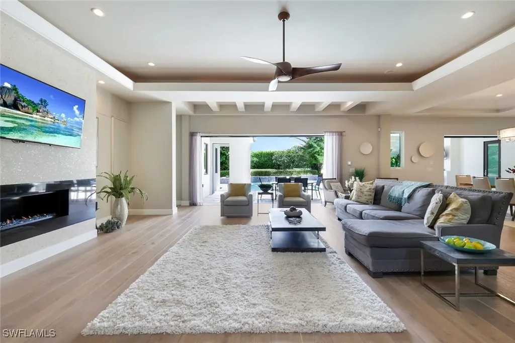 875 Wedge Drive Naples FL 34103