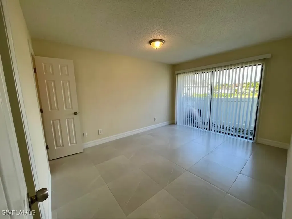 4052 Bayshore Drive Naples FL 34112